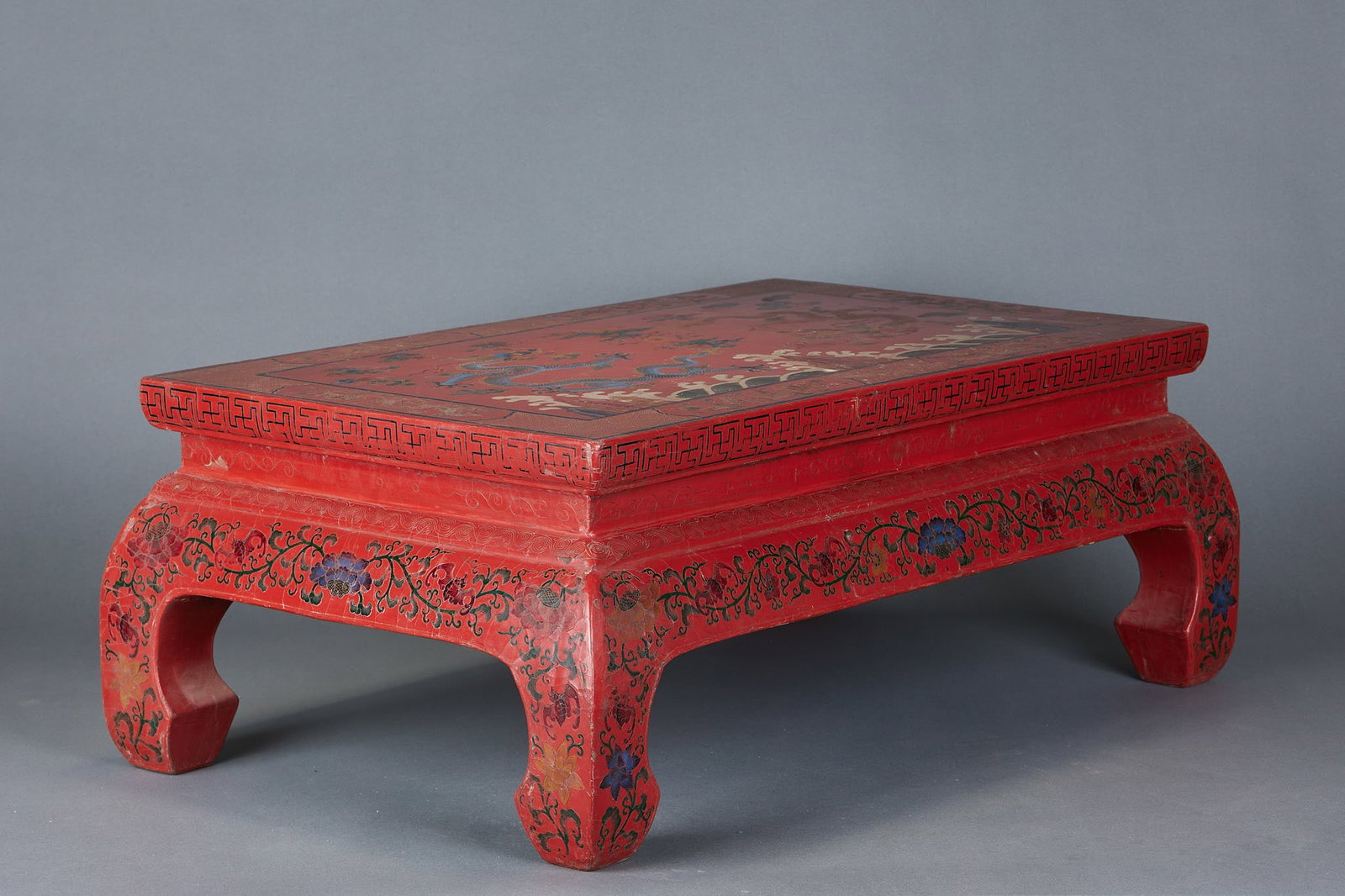 Double Dragons Playing with Pearl Lacquerware Table - 4