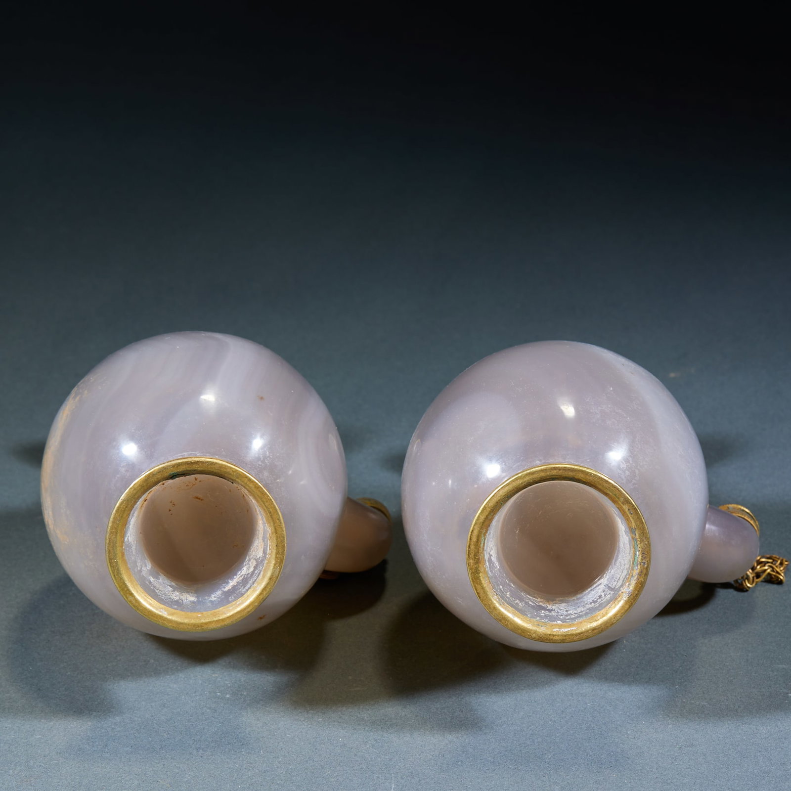 Agate Gold Wrapped Vase, A Pair - 9