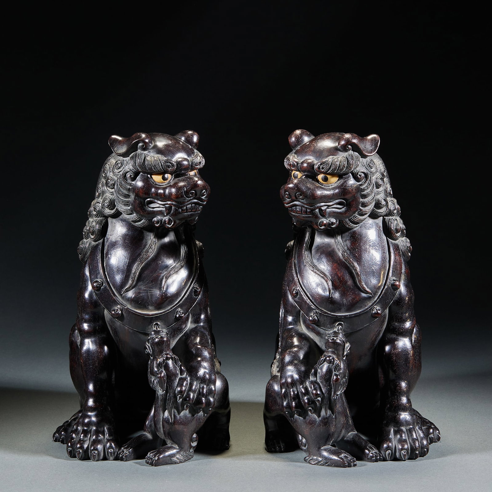 Qing Red Sandalwood Ornament of Grand Lion and Young Lion (1 of 8)