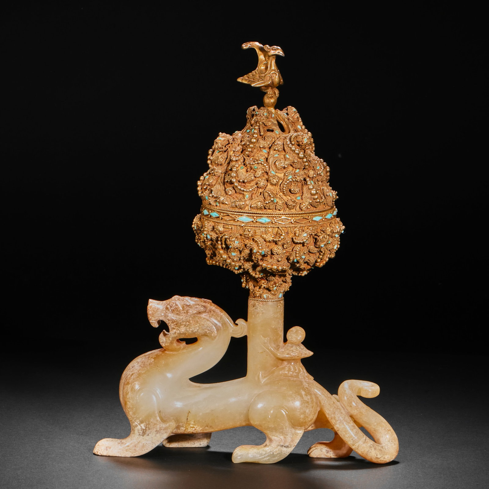 Pre-Ming Hetian Jade Incense Burner with Silver Gilt Granulation, Phoenix Knob and Beast Feet: Pre-Ming Incense Burner with Hetian Jade Beast Base and Silver Gilt Granulation Phoenix Knob, length 16cm, width 8cm, overall height 22cm, net weight 854g, recumbent beast base carved from Hetian whit