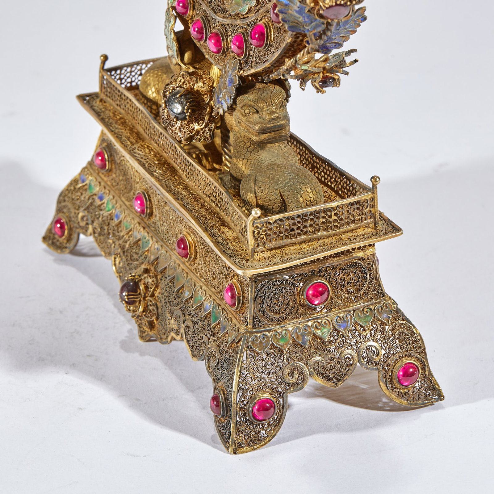 Gilt Pure Silver Double-Dragon Screen with Ruby Inlay - 7