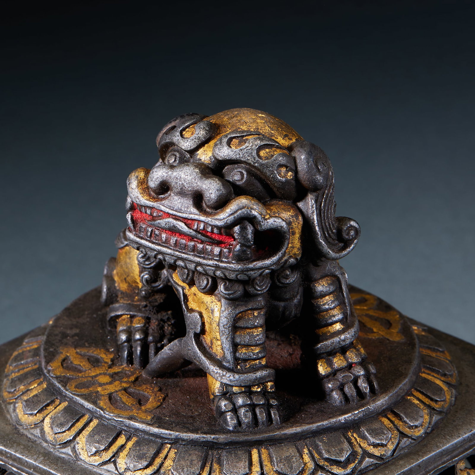 Openwork Seal with Lion Knob - 3