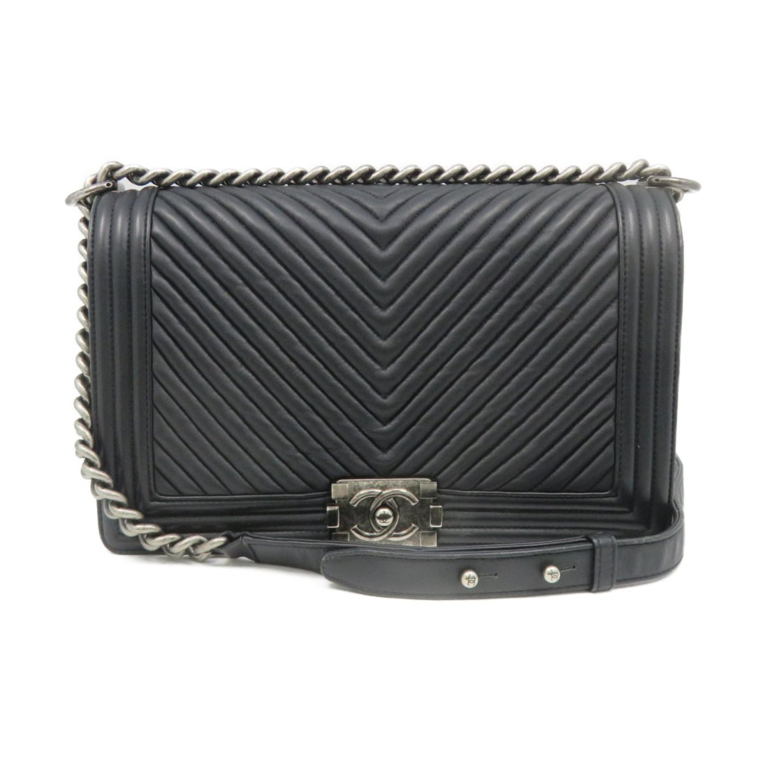 Chanel Herringbone SHW CC Boy Chanel Chain Shoulder Bag Calfskin Leather Black: Condition: Pre-ownedBrand Name: CHANELItem Name: Chanel Herringbone SHW CC Boy Chanel Chain Shoulder Bag Calfskin Leather BlackColor: BlackÃ—BalckMaterial: Calfskin (cowhide)Size: W:28cmH:17.5cm x