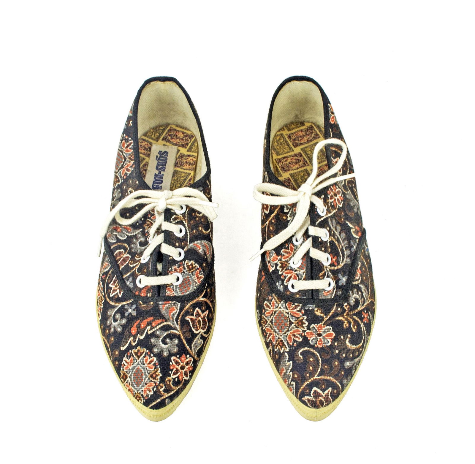 RARE Vintage NOS 1960s Kid's FUN SHU Paisley Classic Pointy Toe Sneakers: Style #: V3PSHK8 Label: FUN SHUS Manufactured: USA Material: Cotton Canvas | Rubber Color: Black Paisley Condition: Excellent Unused Vintage (Light Signs of Storage and Aging incl Shading of White Col