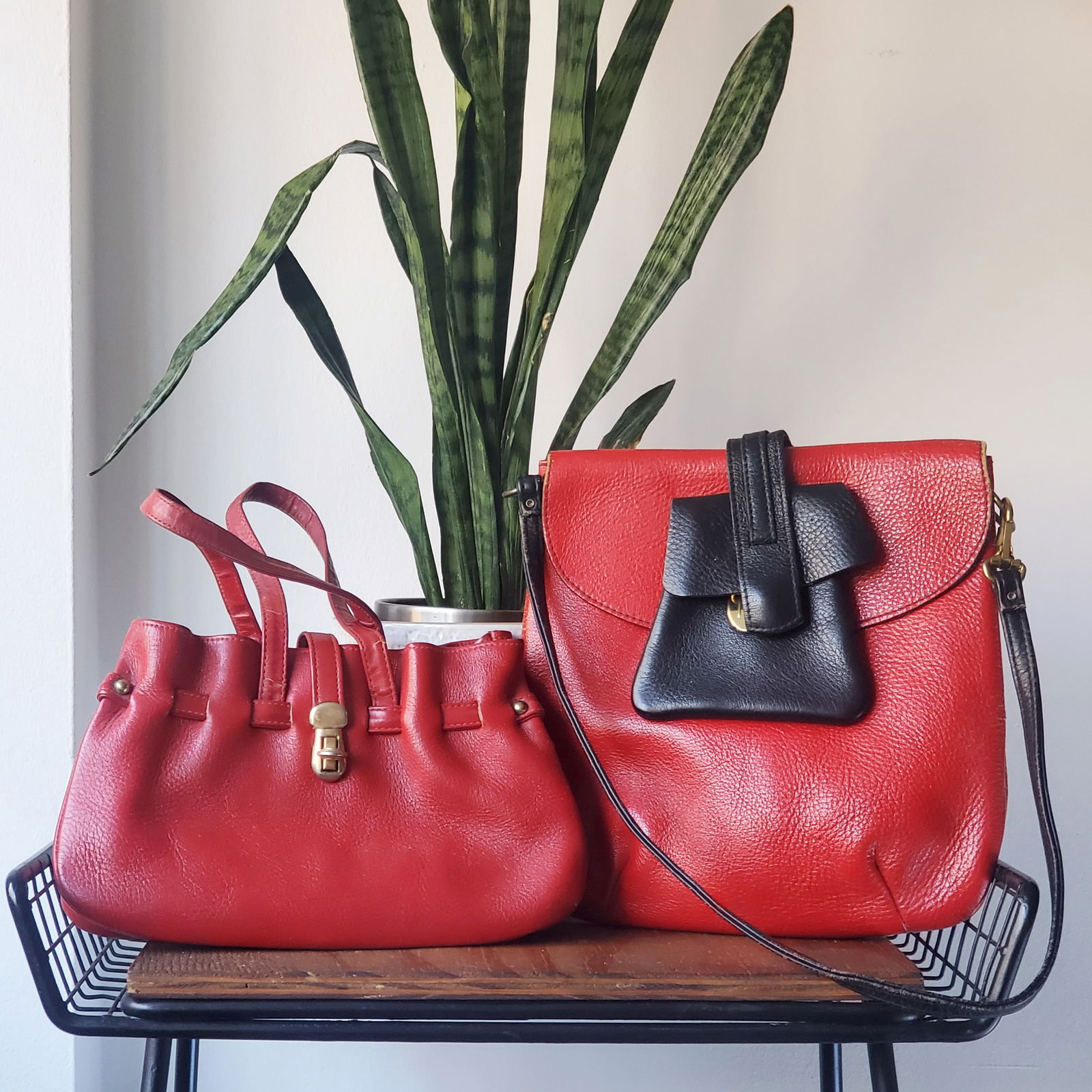 LOT: Two Vintage 1960s Design-Savvy Novelty Pebble Leather Bags (Reserve $40) (1 of 14)