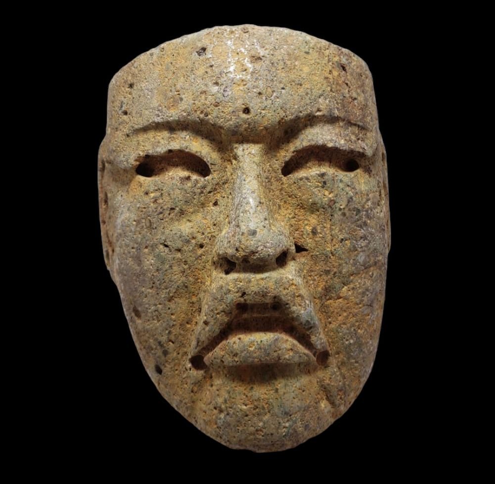 Pre-Columbian Olmec green stone mask: Pre-Columbian Olmec green stone mask from Mexico, ca. 900-600 BCE. 8 5/8" in height. Private Florida collection.