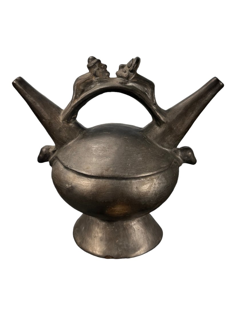 Pre-columbian sican lambayeque pottery vessel (1 of 3)