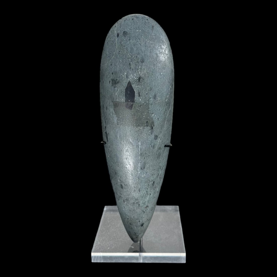 Large Taino Greenstone Petaloid Celt (1 of 2)