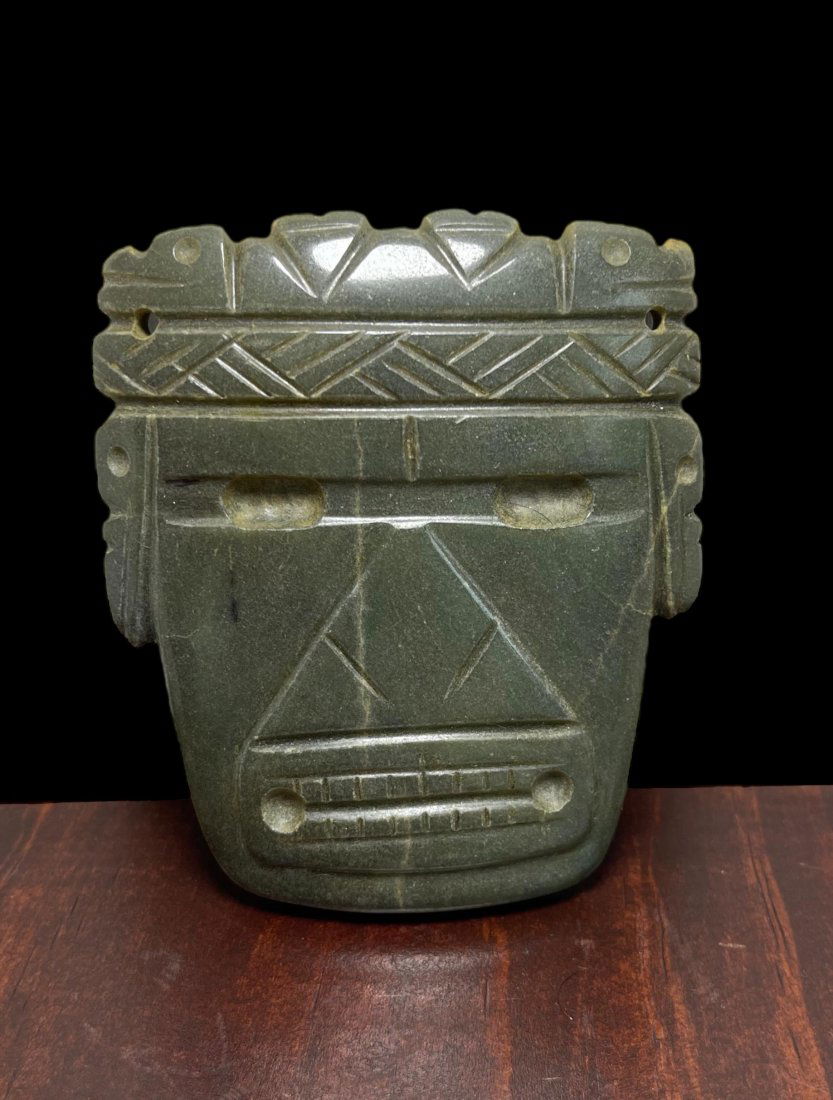 Pre-Columbian Costa Rican jade mask pendant (1 of 4)