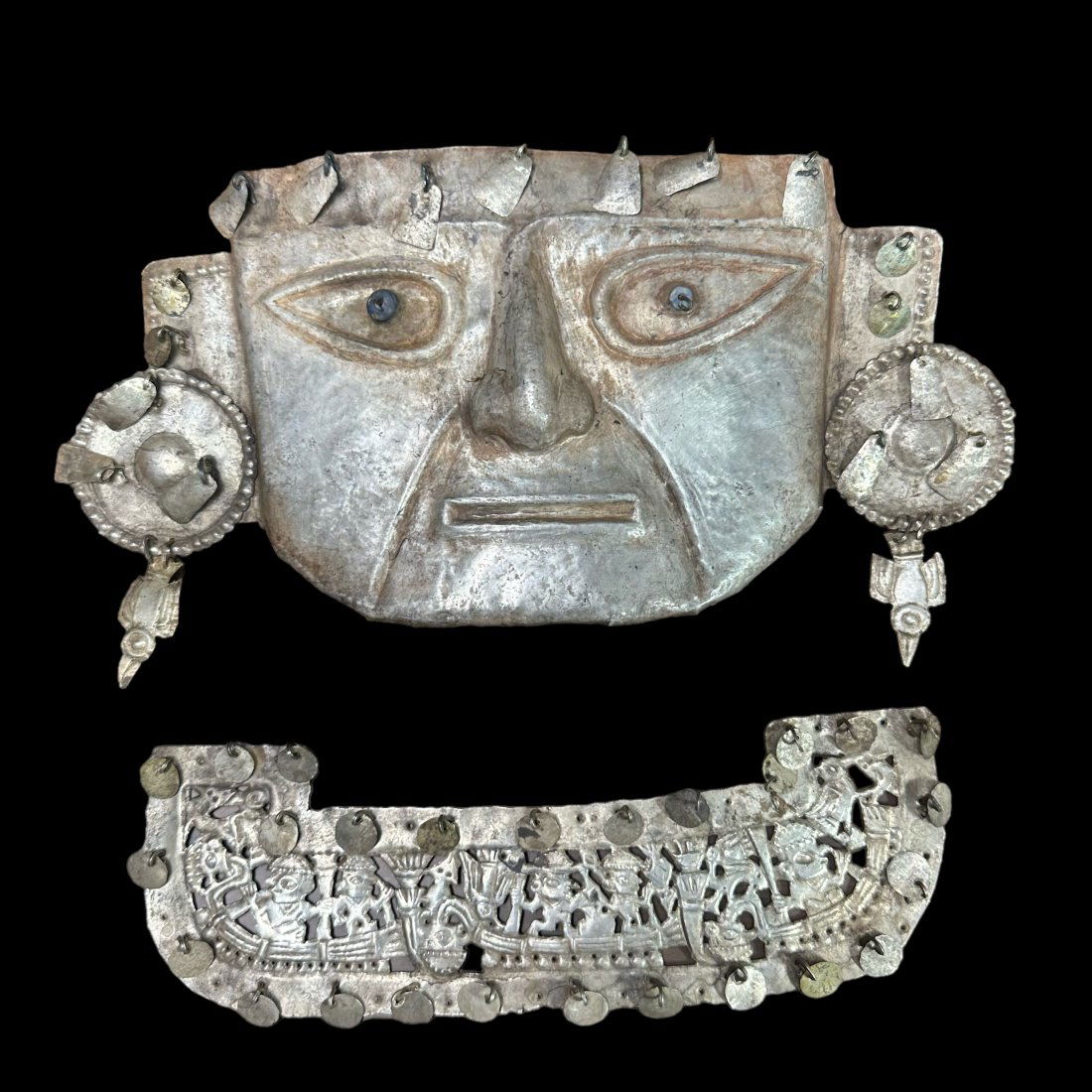 Important Pre-Columbian Sican funerary mask & pectoral (1 of 7)