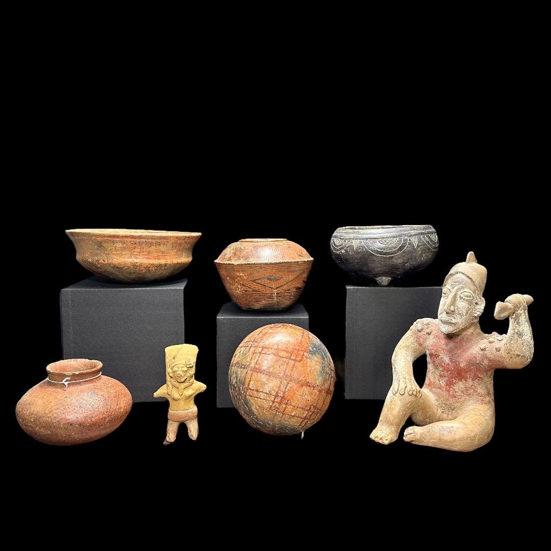 7 Pre-Columbian pottery items (1 of 9)
