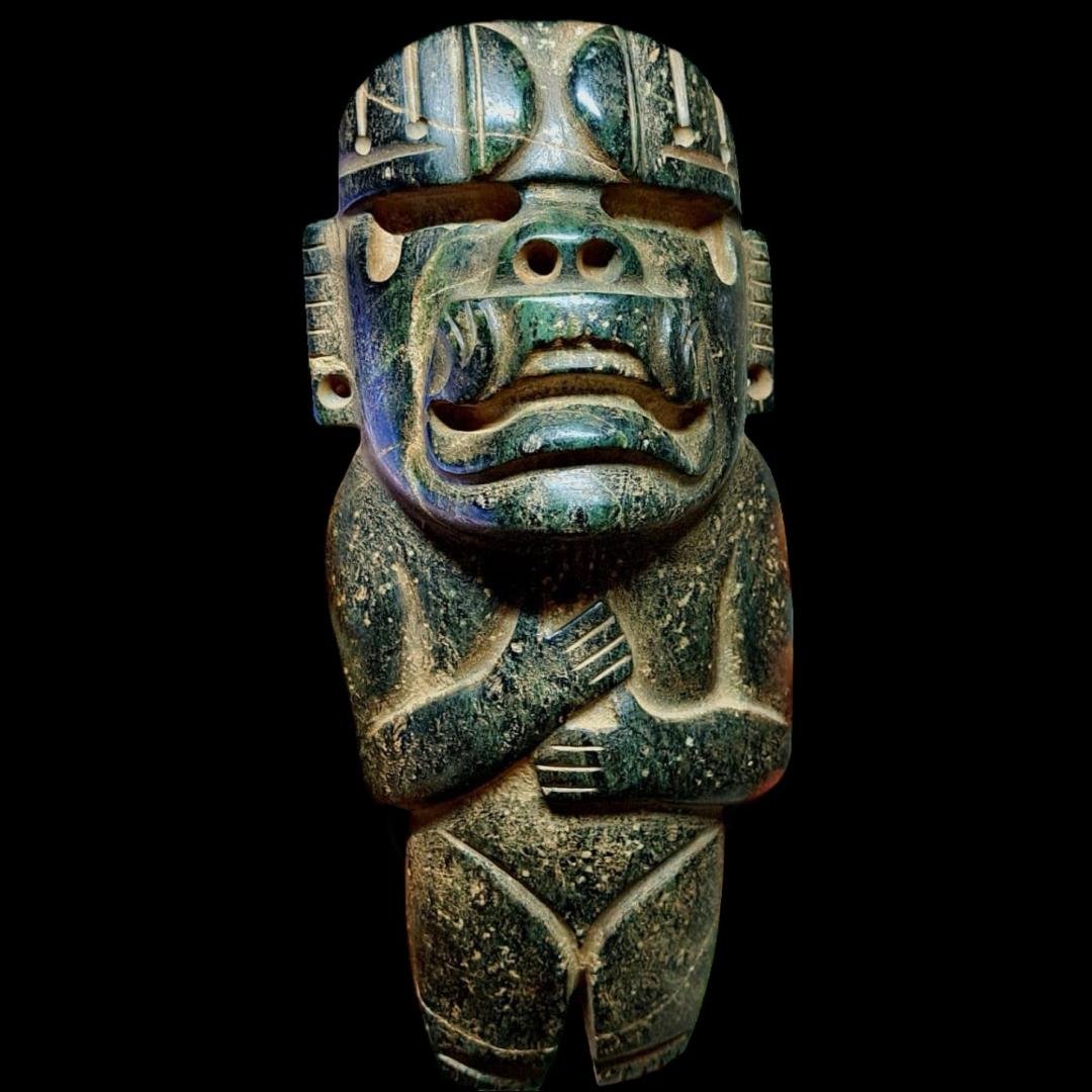 Rare Pre-Columbian Olmec serpentine figure (1 of 6)