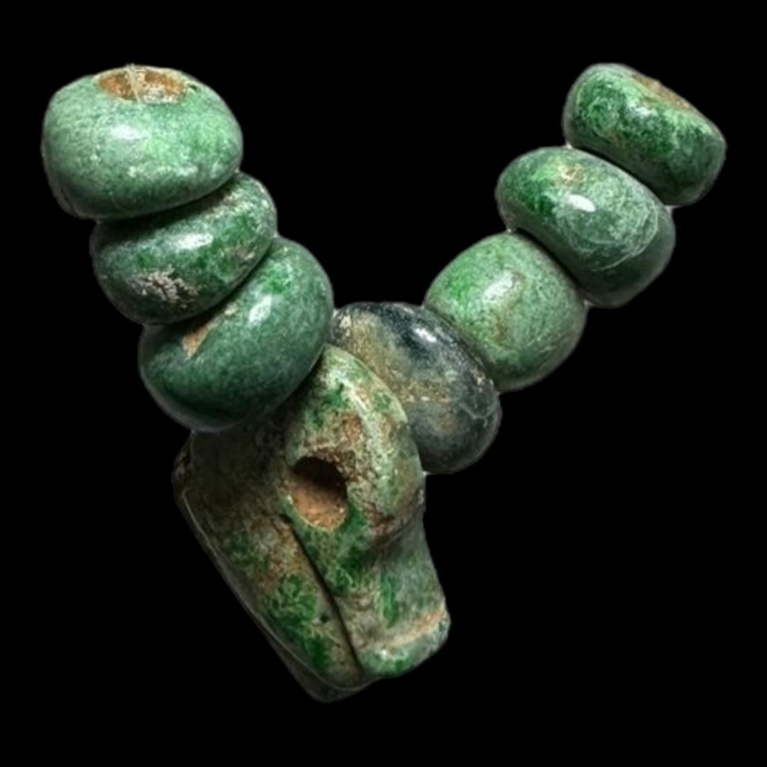 Pre-Columbian Maya jade beads with pendant (1 of 4)