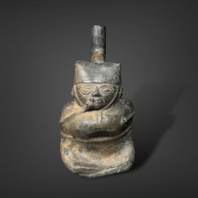 Pre-Columbian Chimu Figural pottery vessel