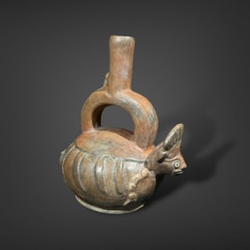 Pre-Columbian Chimu pottery crab vessel
