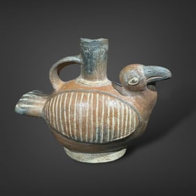 Pre-Columbian ChimĂș ceramic bird-shaped vessel