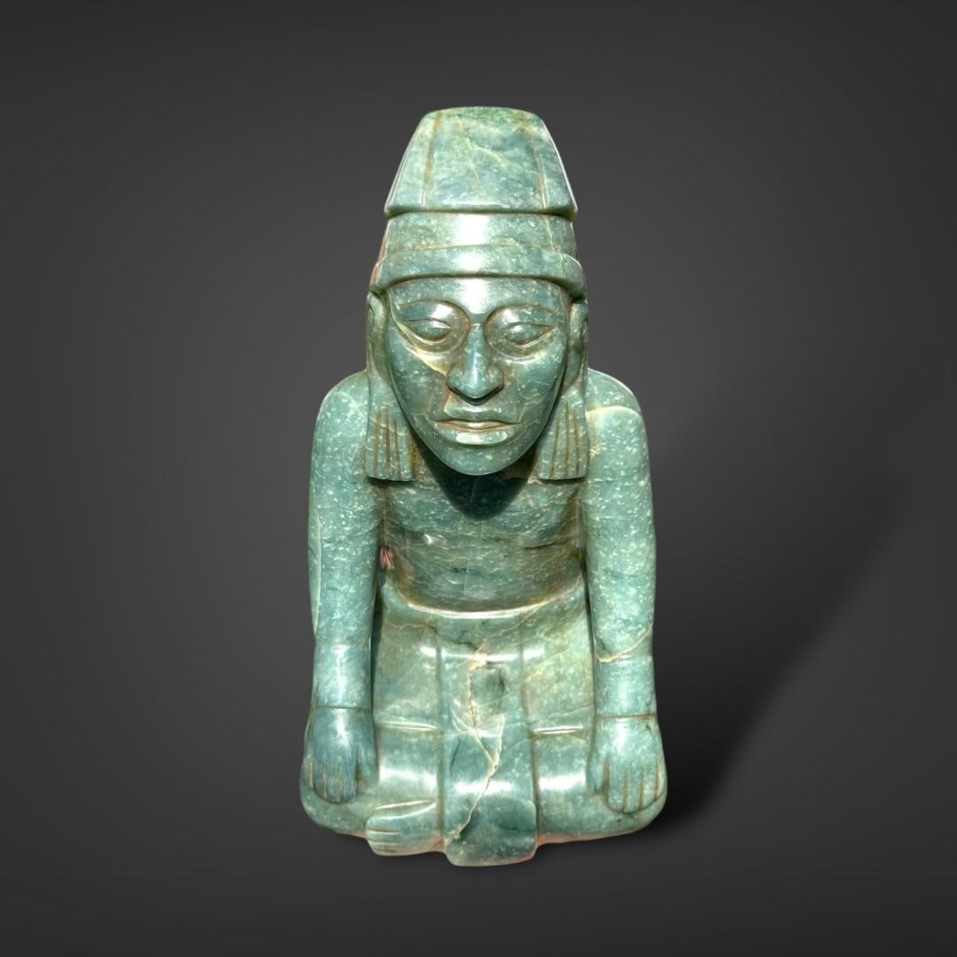 Pre-Columbian Maya jade seated figure (1 of 4)