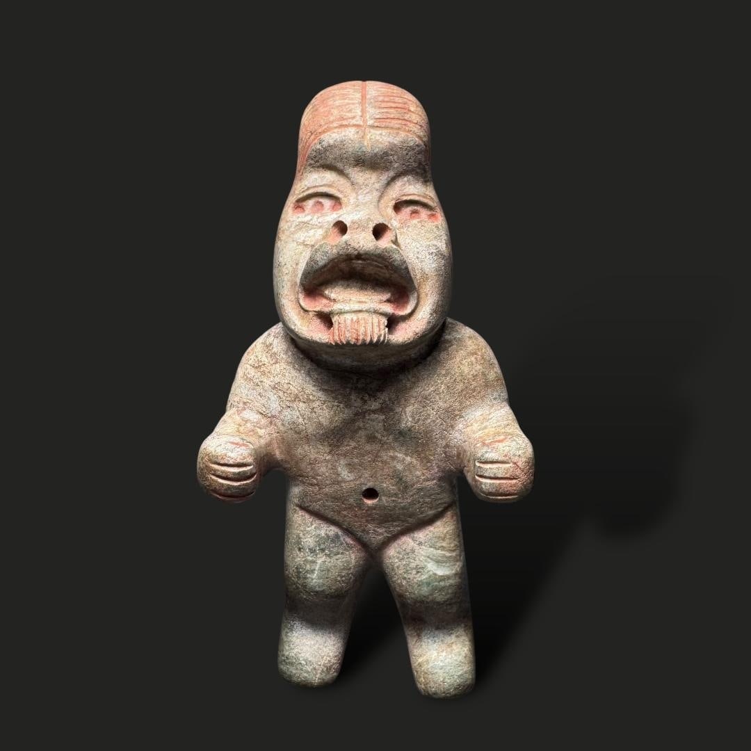 Pre-Columbian Olmec green stone figure (1 of 4)