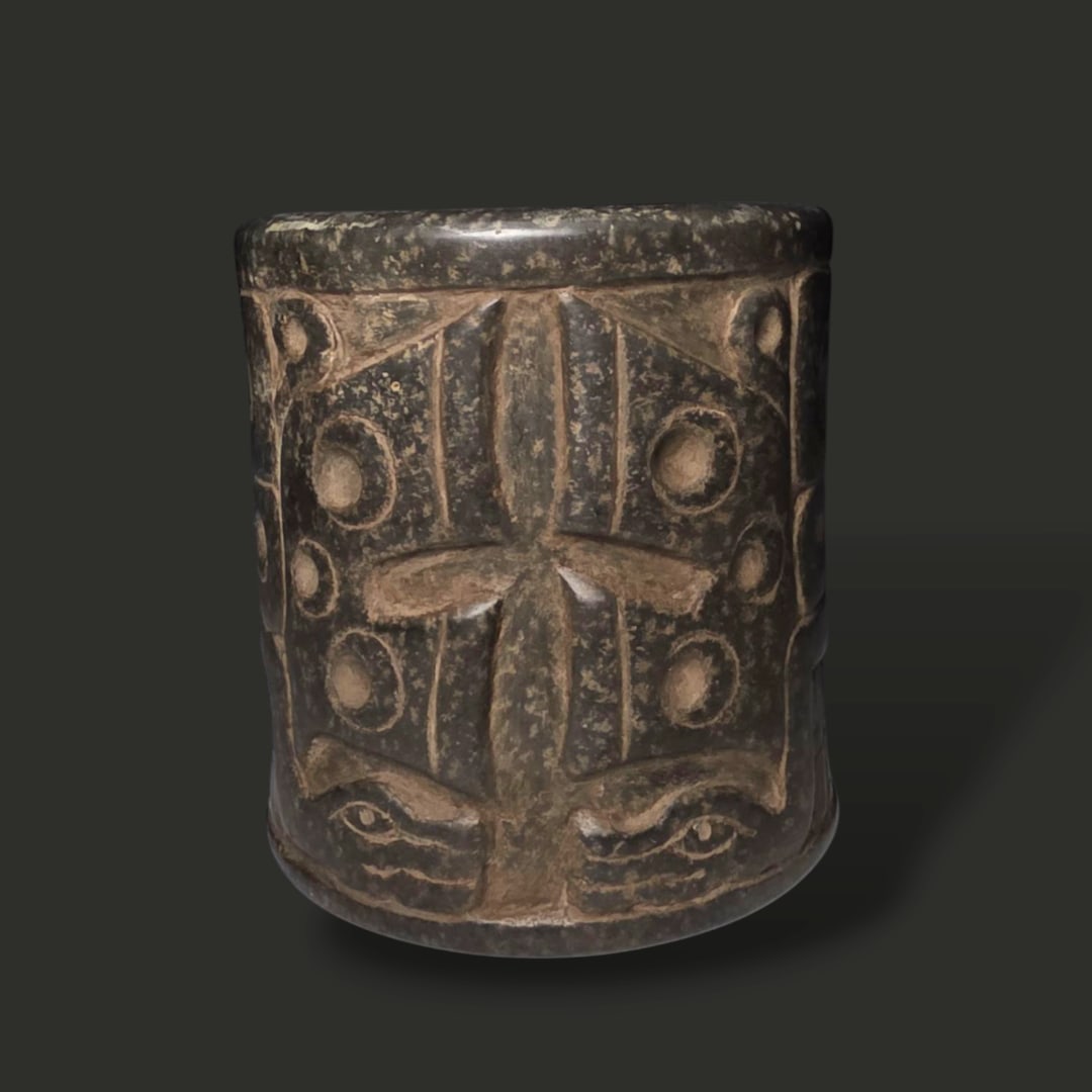 Pre-Columbian Chavin stone mortar (1 of 4)