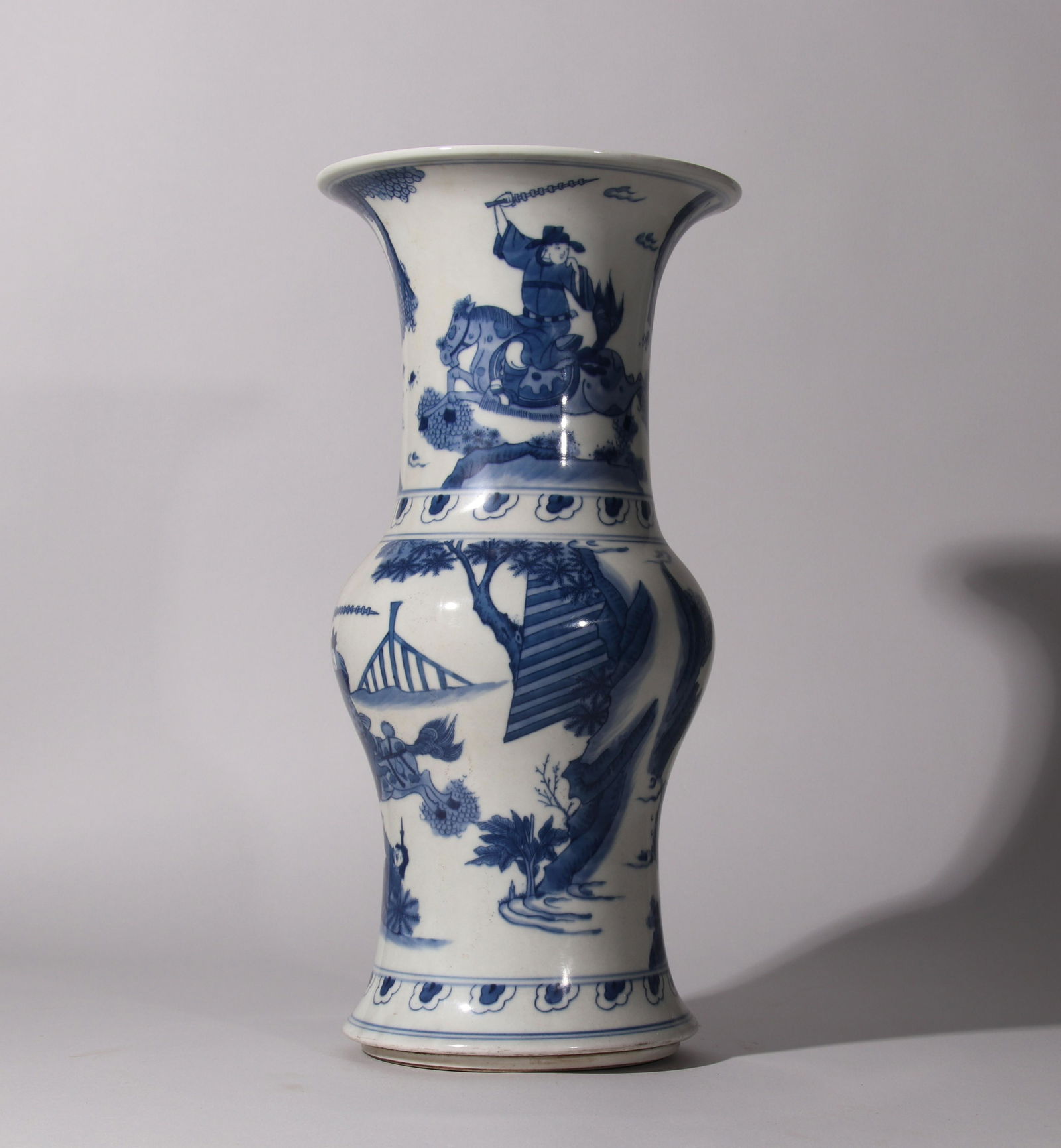 Qing Dynasty blue and white figure pattern bottle (1 of 5)