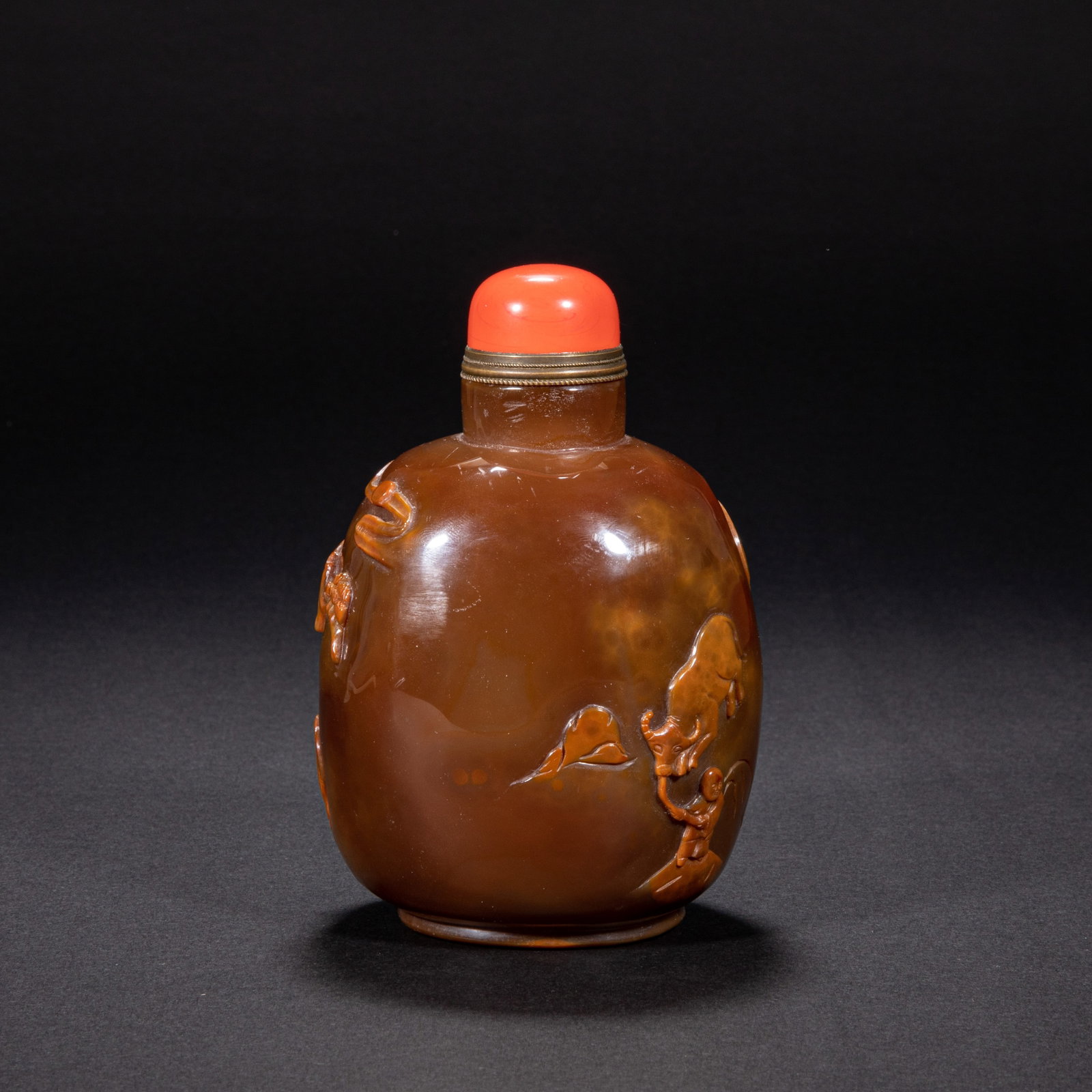 Agate snuff bottle of Qing Dynasty: Height: 12 cm, width: 8.5 cm, weight: 589 grams