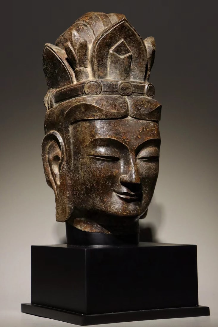 Blue stone Buddha head before Ming Dynasty (1 of 6)