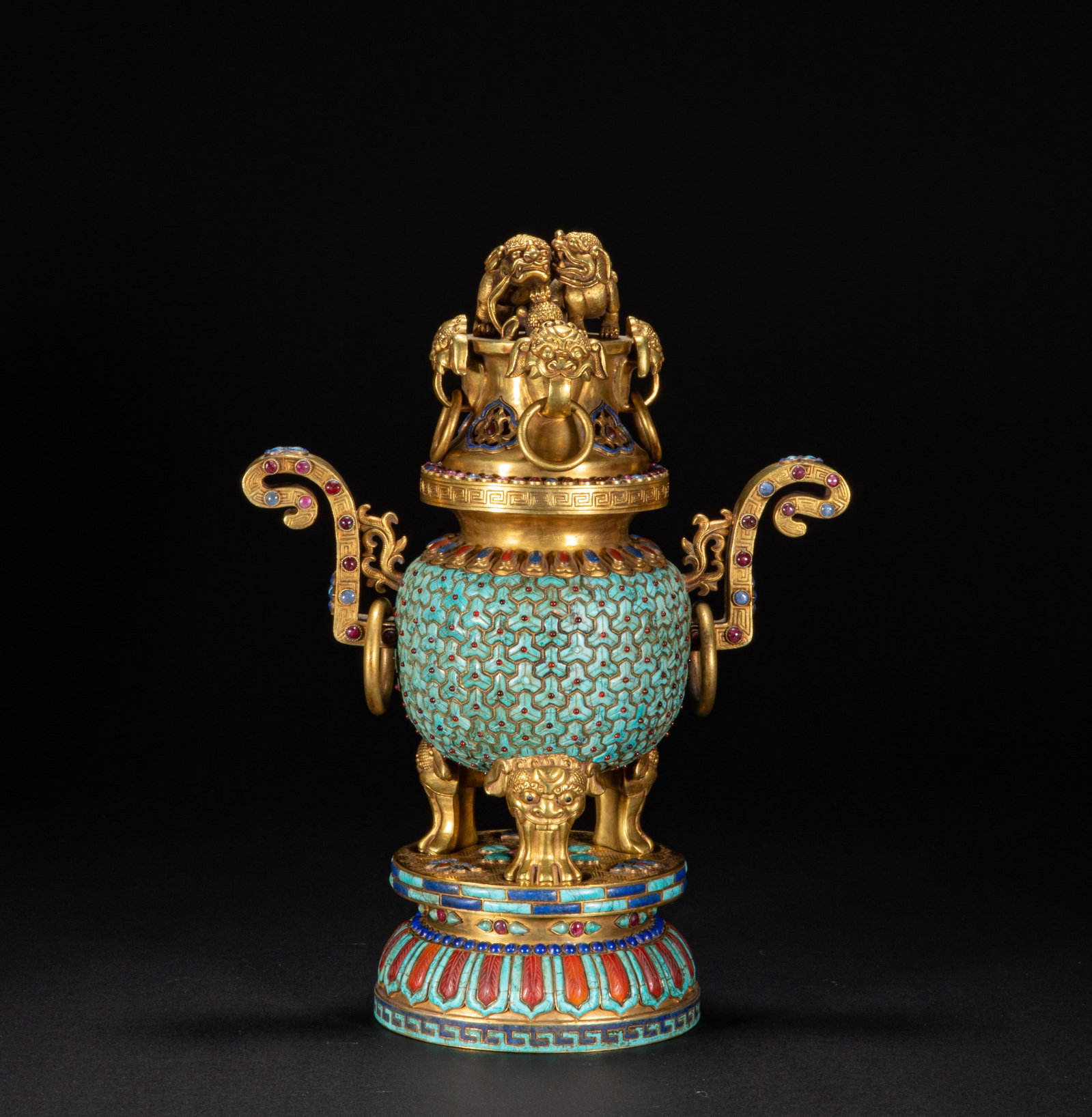 Bronze gilt double-ear furnace of Qing Dynasty: Height: 30.5 cm, width: 23 cm, weight: 2859 grams