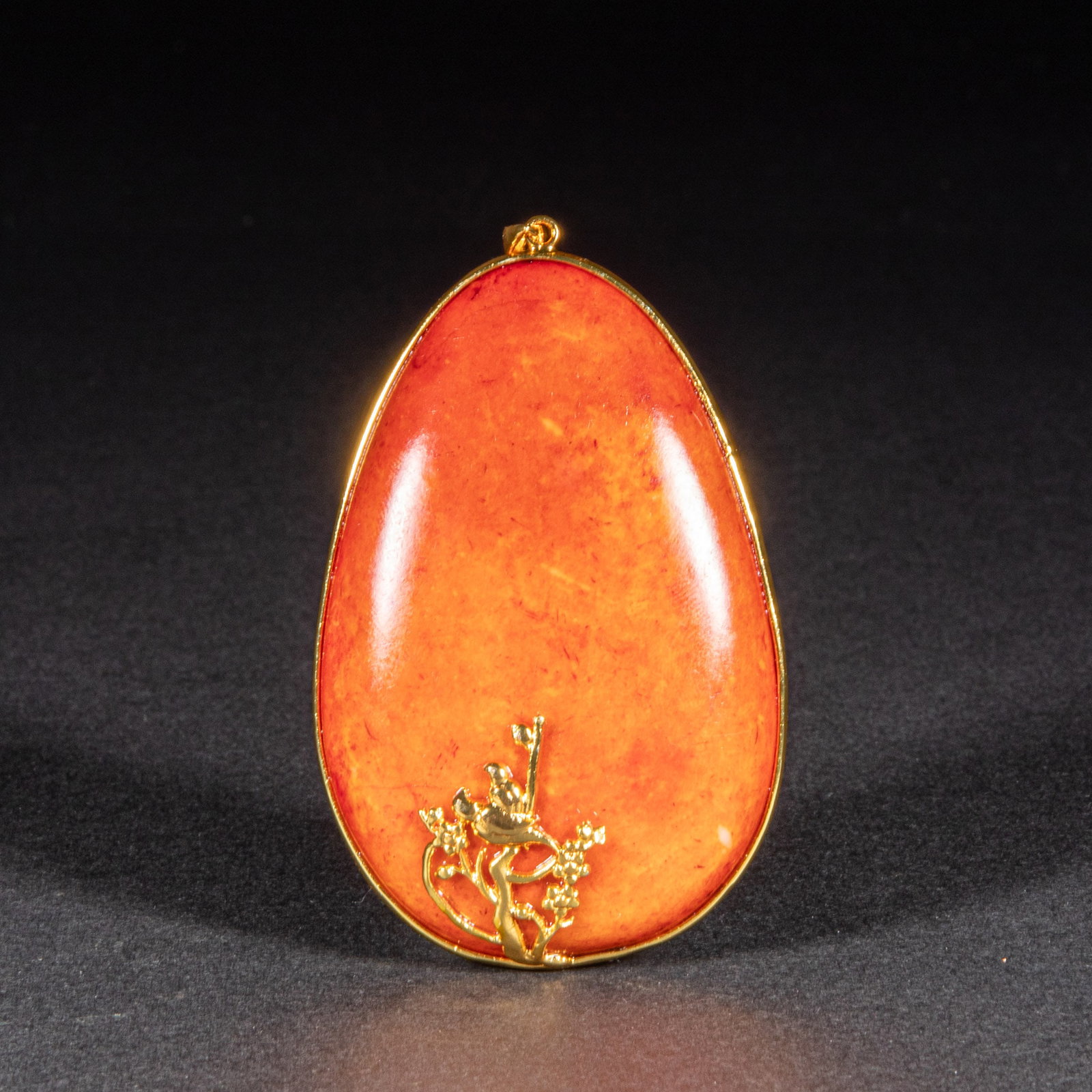 Jewelry pendant: Height: 7 cm, width: 5 cm, weight: 88 g