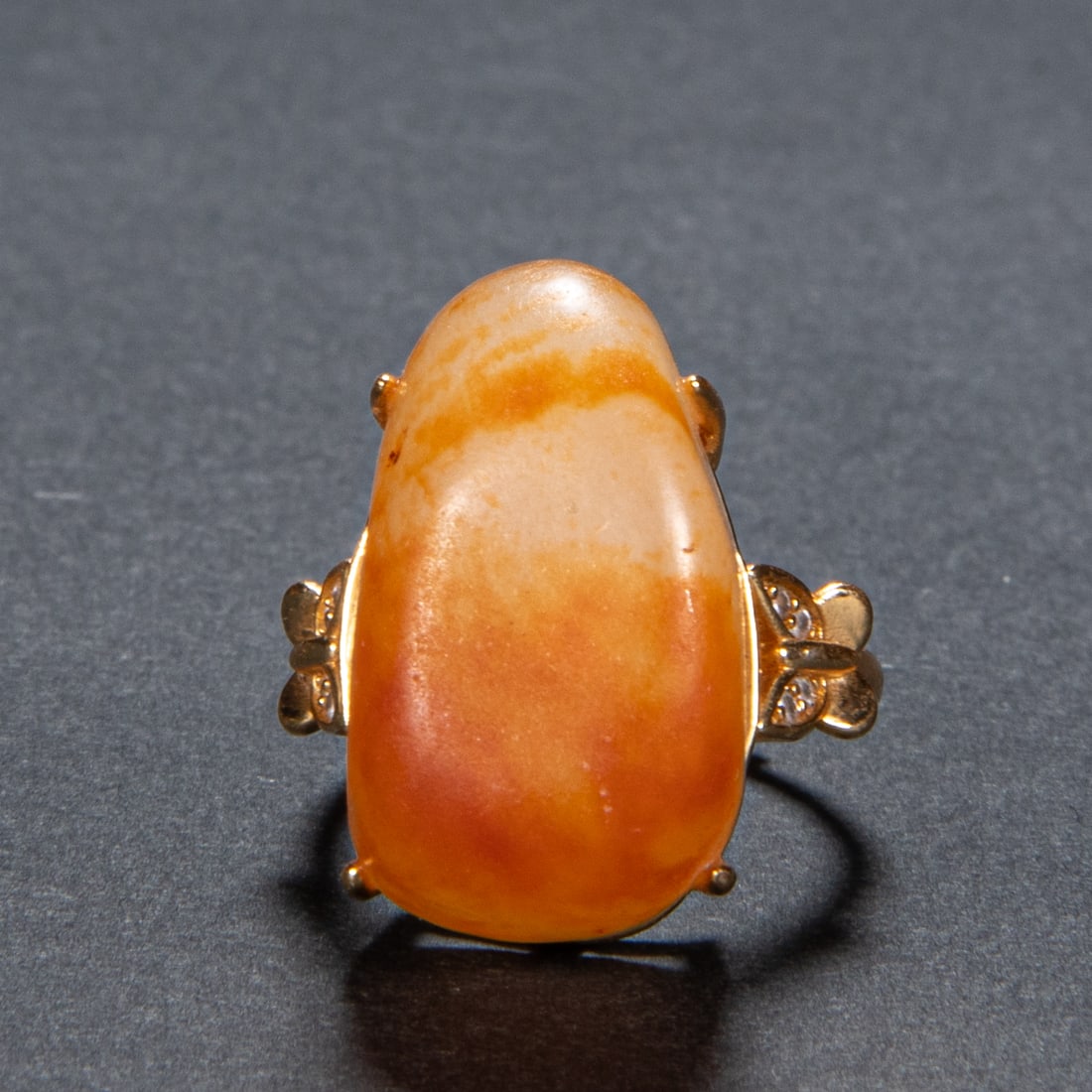 Hetian jade ring of Qing Dynasty (1 of 4)