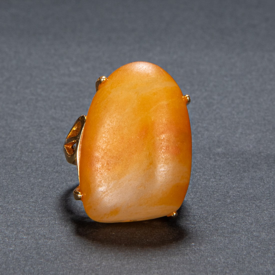 Hetian jade ring of Qing Dynasty (1 of 4)