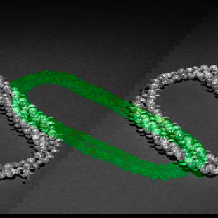 Jade necklace of Qing Dynasty: Diameter: 1cm, weight: 150g