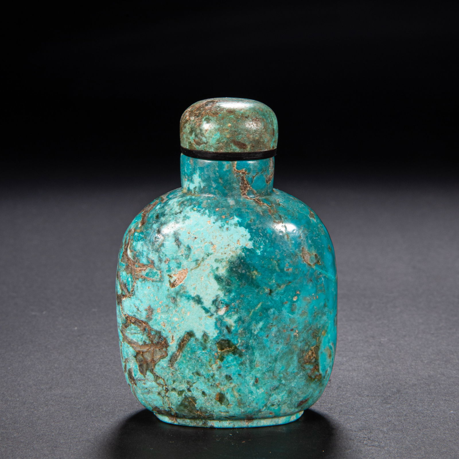 Turquoise snuff pot: Height: 8 cm, width: 5.5 cm, weight; 121 grams