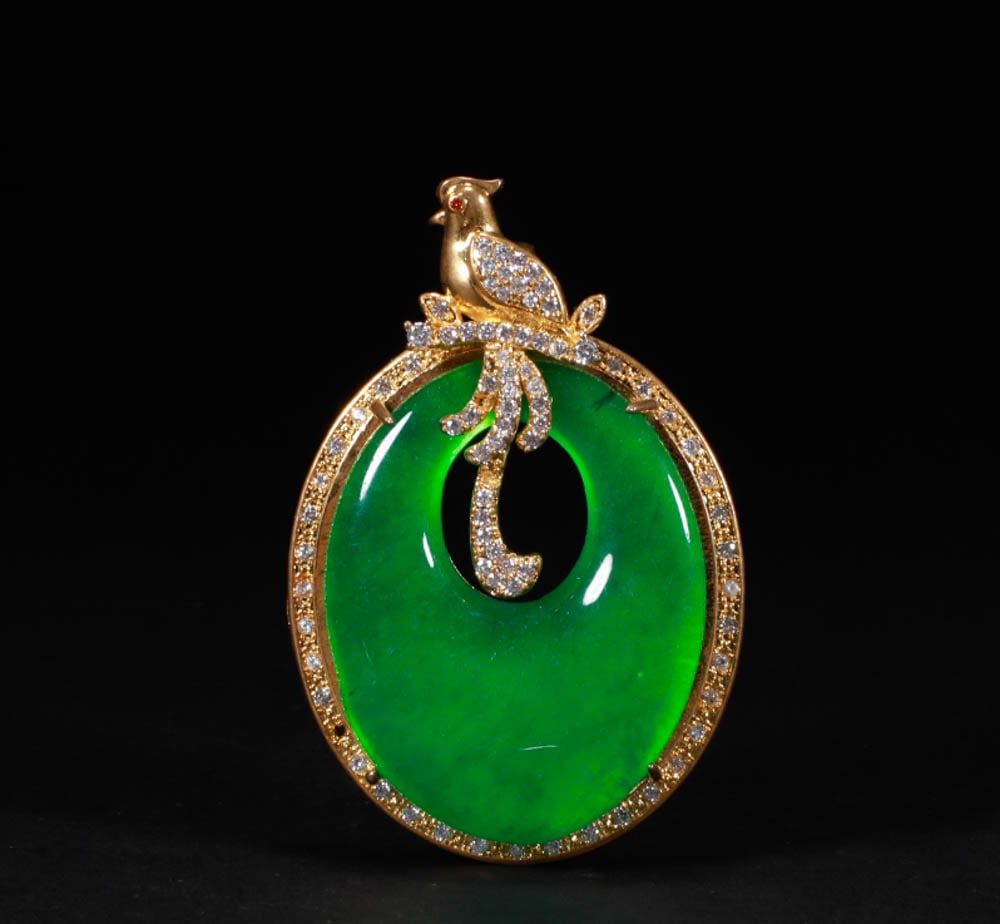 Gilded copper jade jewelry pendant: Height: 7.5cm, width:4.6 cm,Weight: 40grams