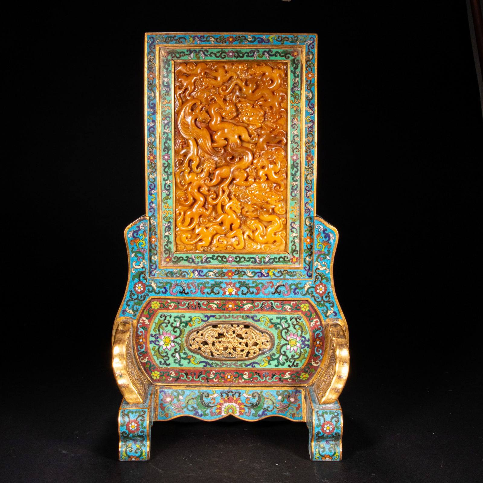 A 18th-century screen with cloisonne inlaid with Tianhuang stone (1 of 11)