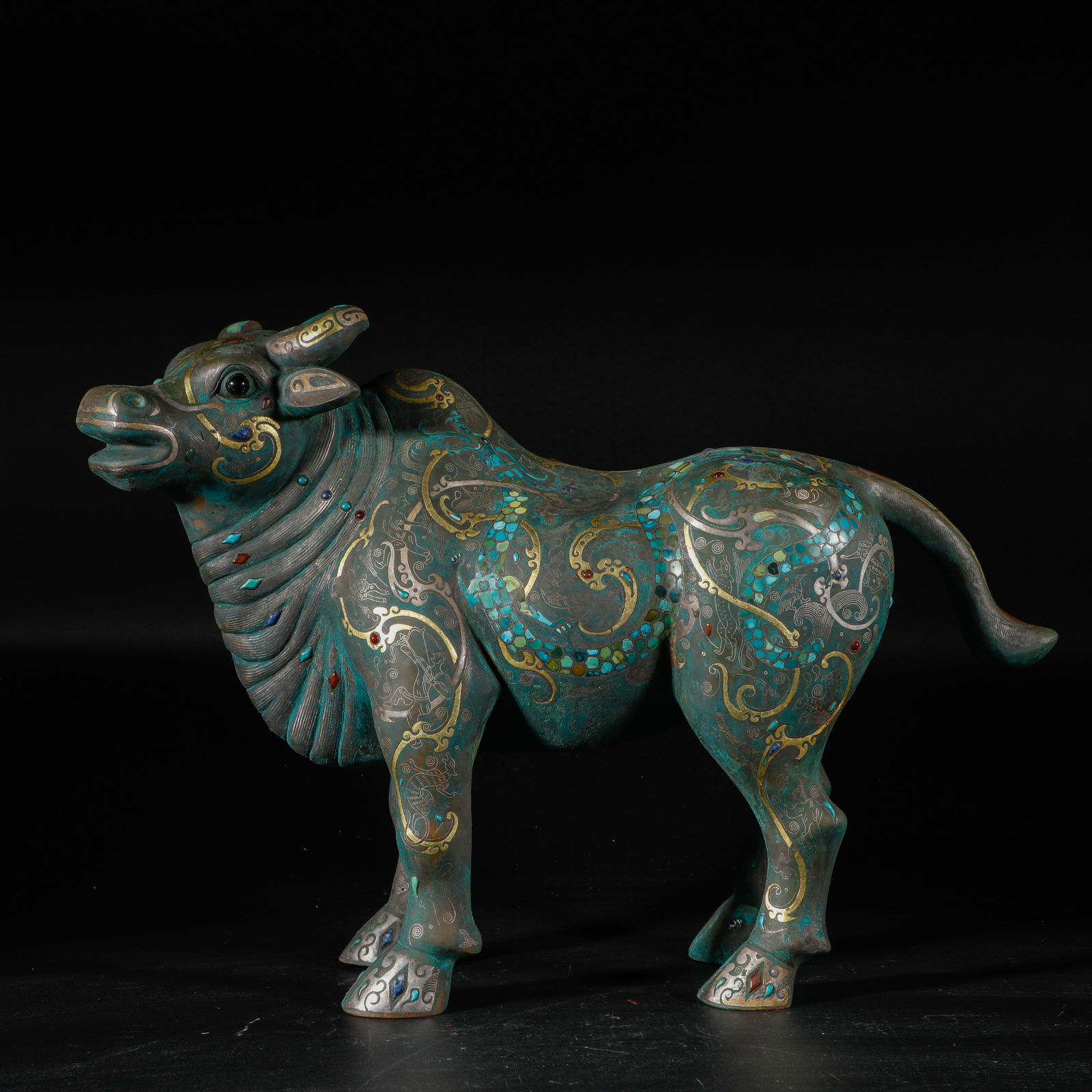 A copper ox inlaid with gold from the 3rd century (1 of 7)