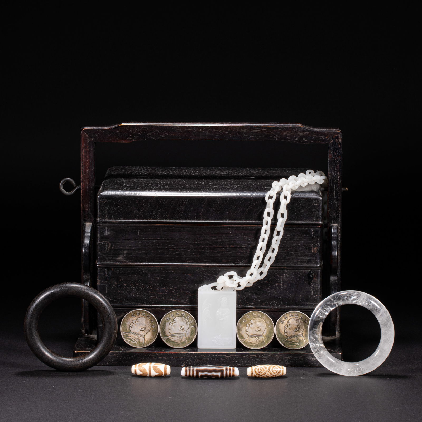 A 19th-century rosewood treasure box (1 of 16)