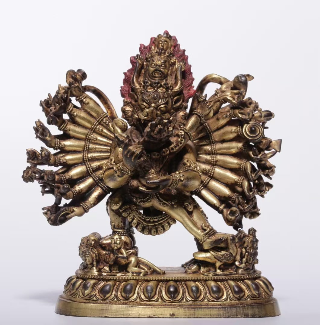 A 15th-century gilded copper Buddha statue: Height?50cm, width:48cm