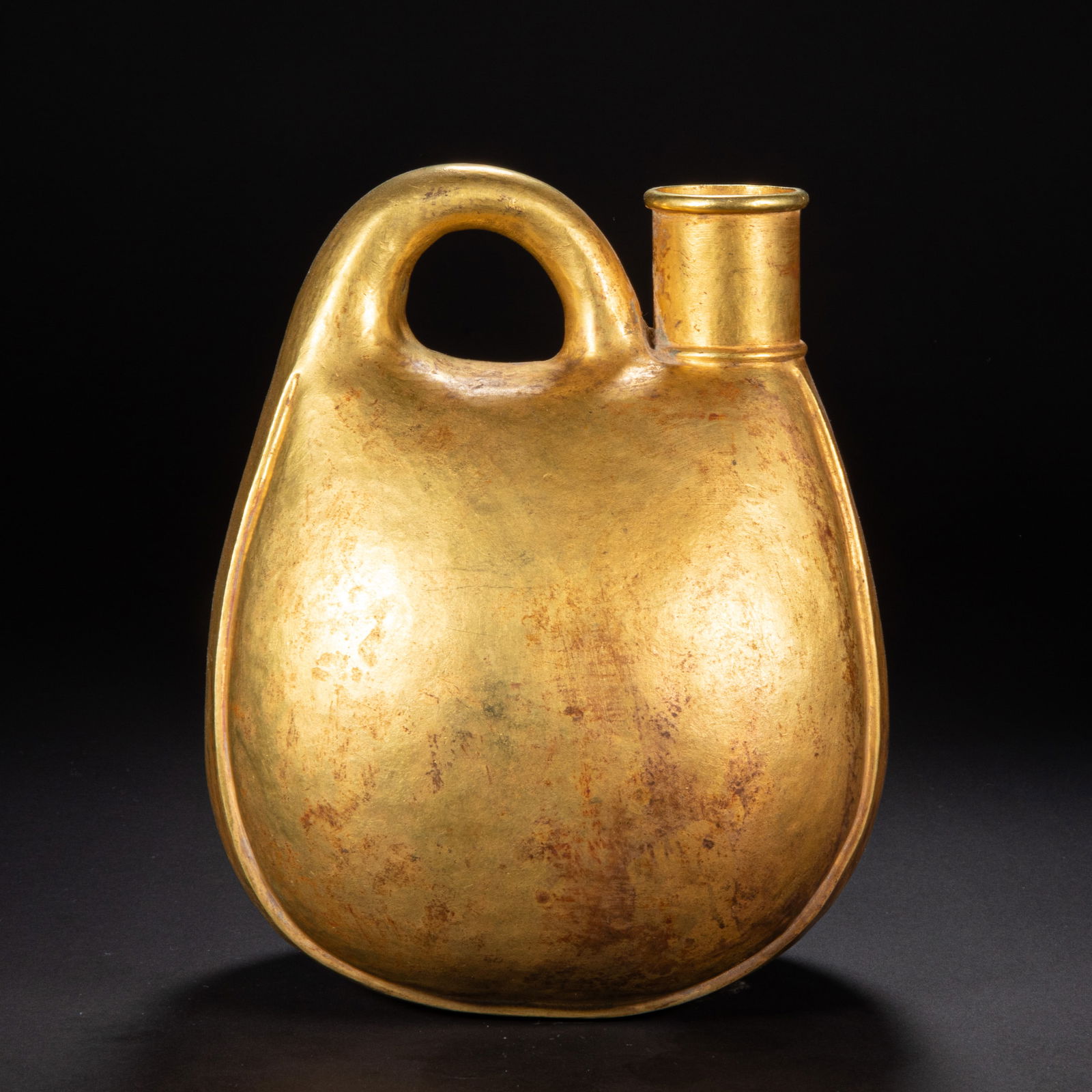 An 8th-century gold pot (1 of 9)