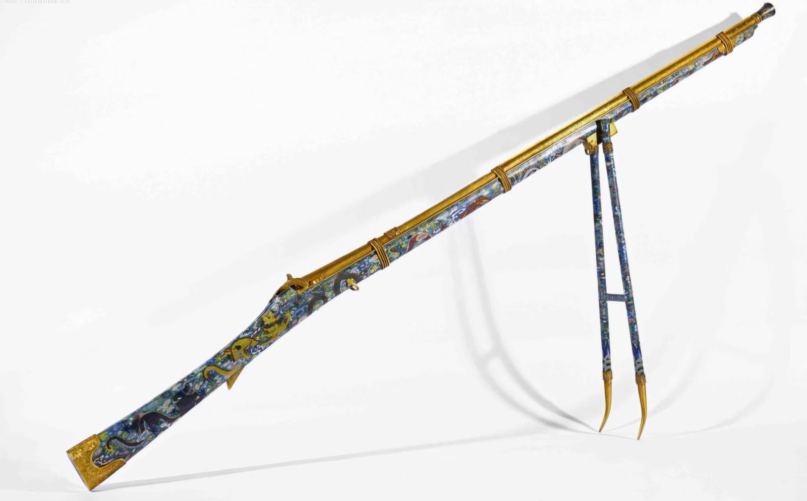 An 18th-century cloisonne musket: Height?60cm, width:180cm