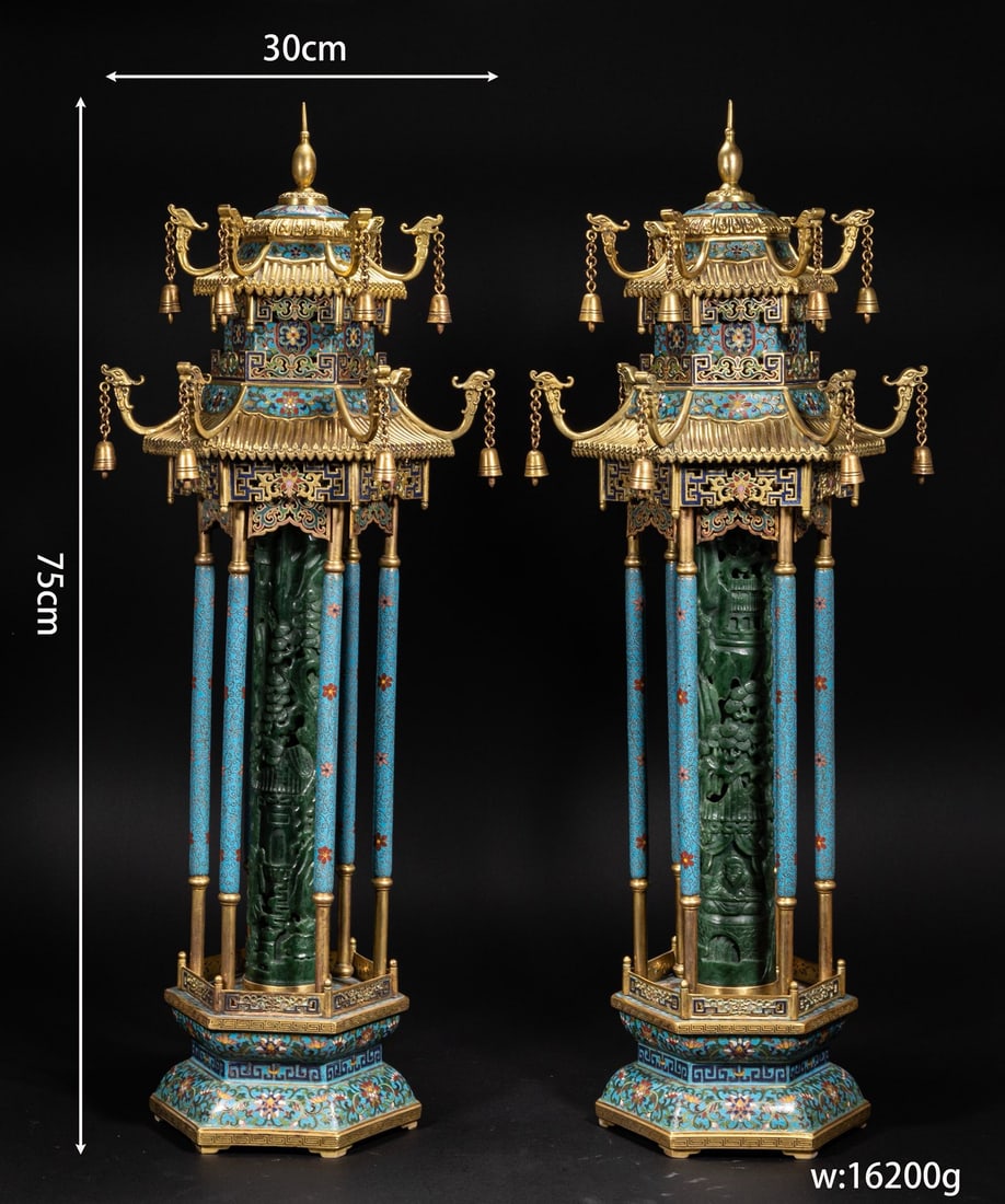 A pair of 18th-century cloisonne pavilions inlaid with jade and jade: Height?75cm, width:30cm