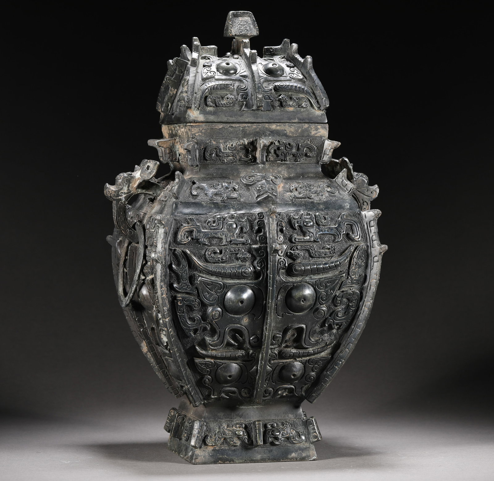 Bronze wares from the 3rd century (1 of 12)