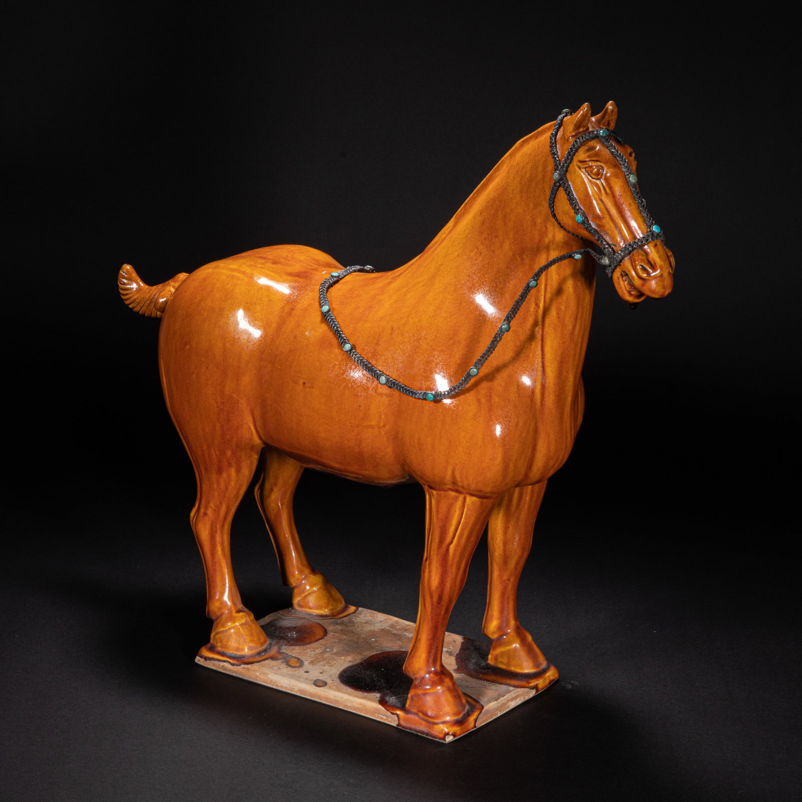 Yellow glazed horse from the 10th century (1 of 8)