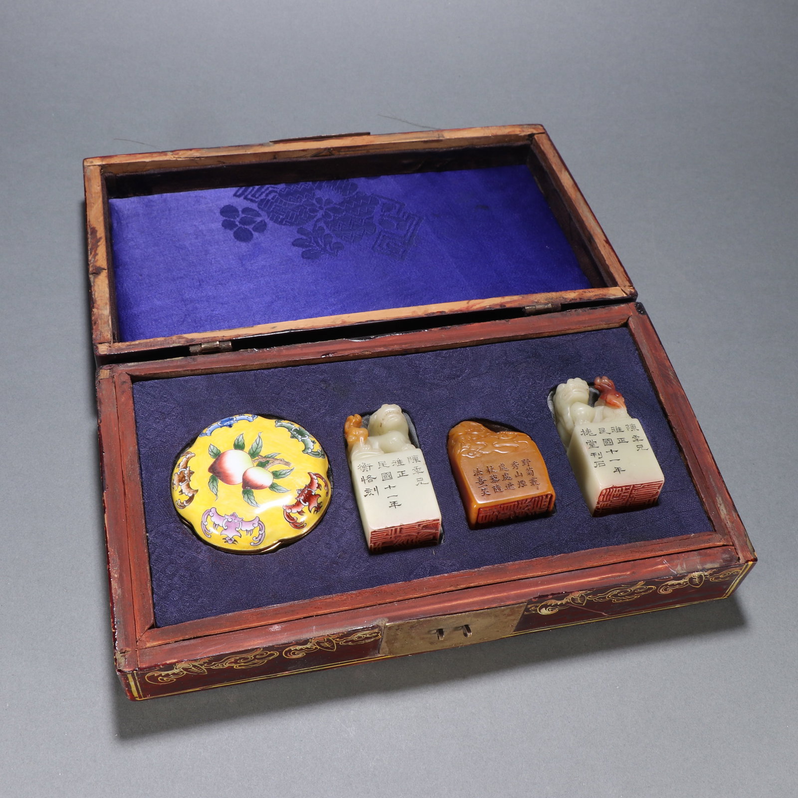 A set of 18th-century Tianhuang stone seals (1 of 4)