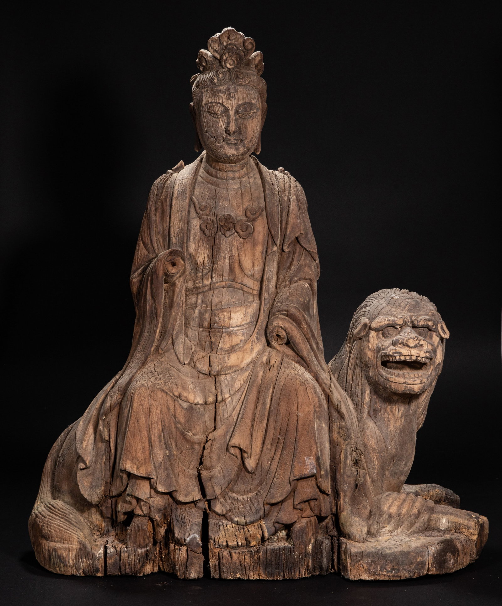 Wooden Buddha statues from the 15th century: Height?100cm, width?60cm