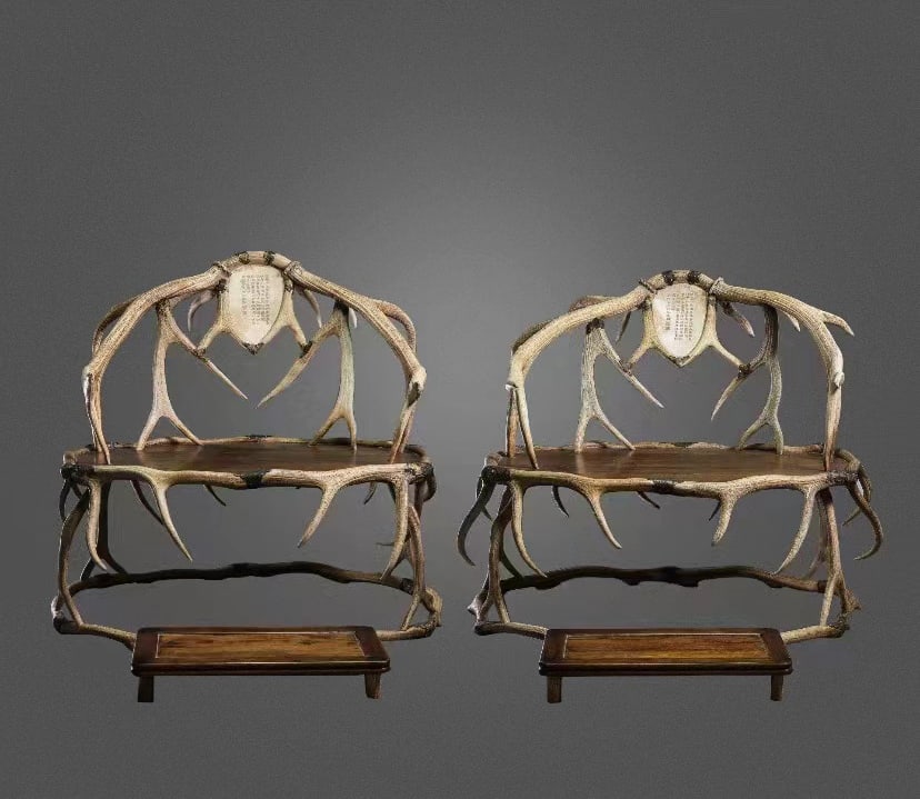 A pair of antler chairs from the 17th century: Height?130cm, width?105cm
