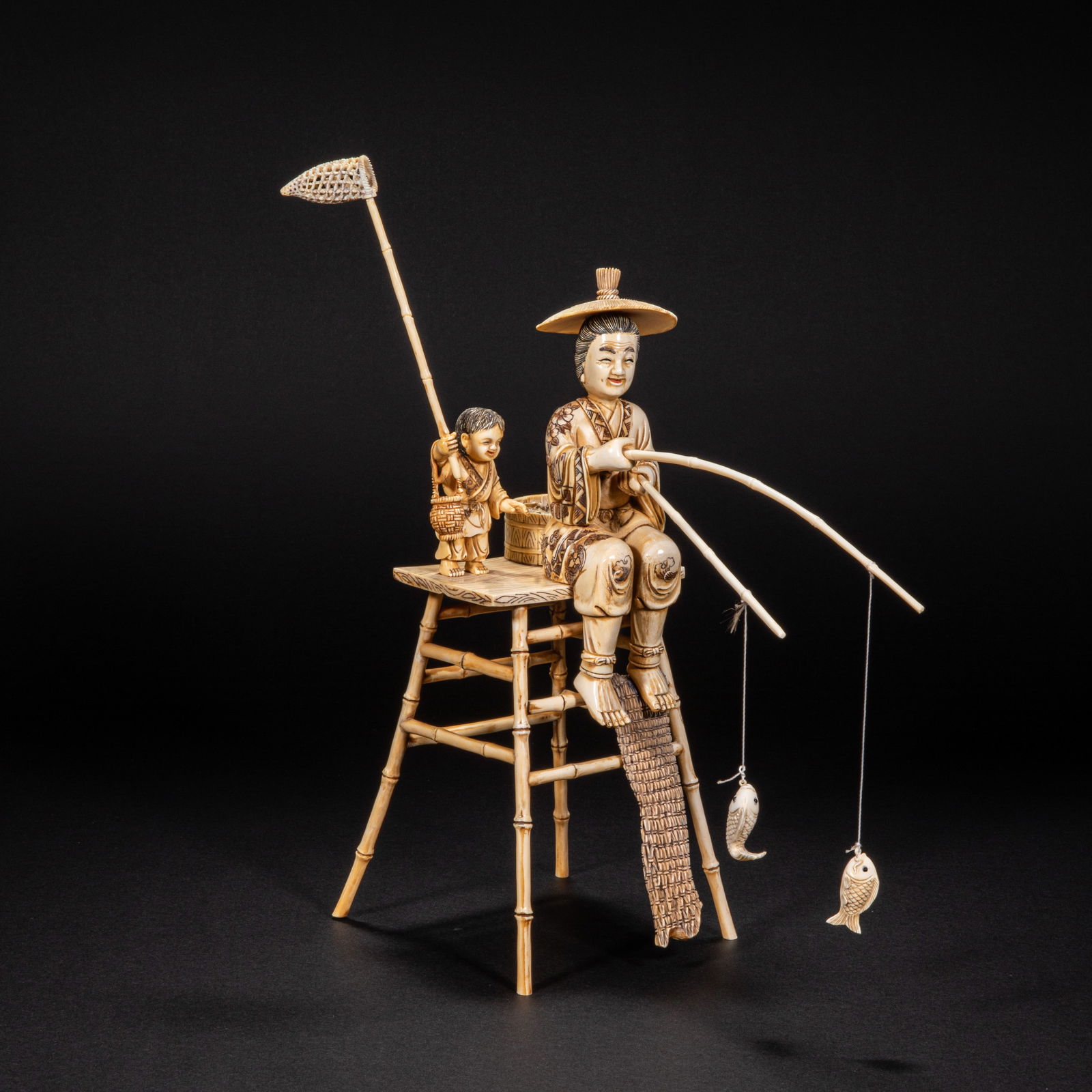 A bony fisherman from the 18th century: Height?32cm, width?28cm