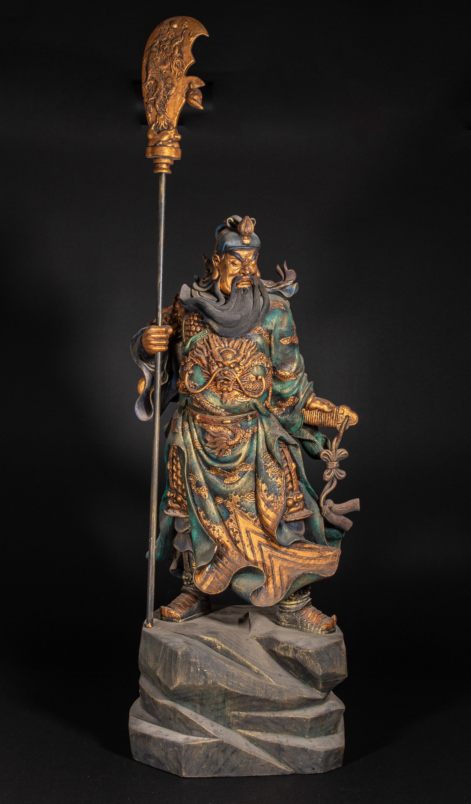 A woodcarving and painted Guan Gong from the 15th century: Height?93cm, width?26cm