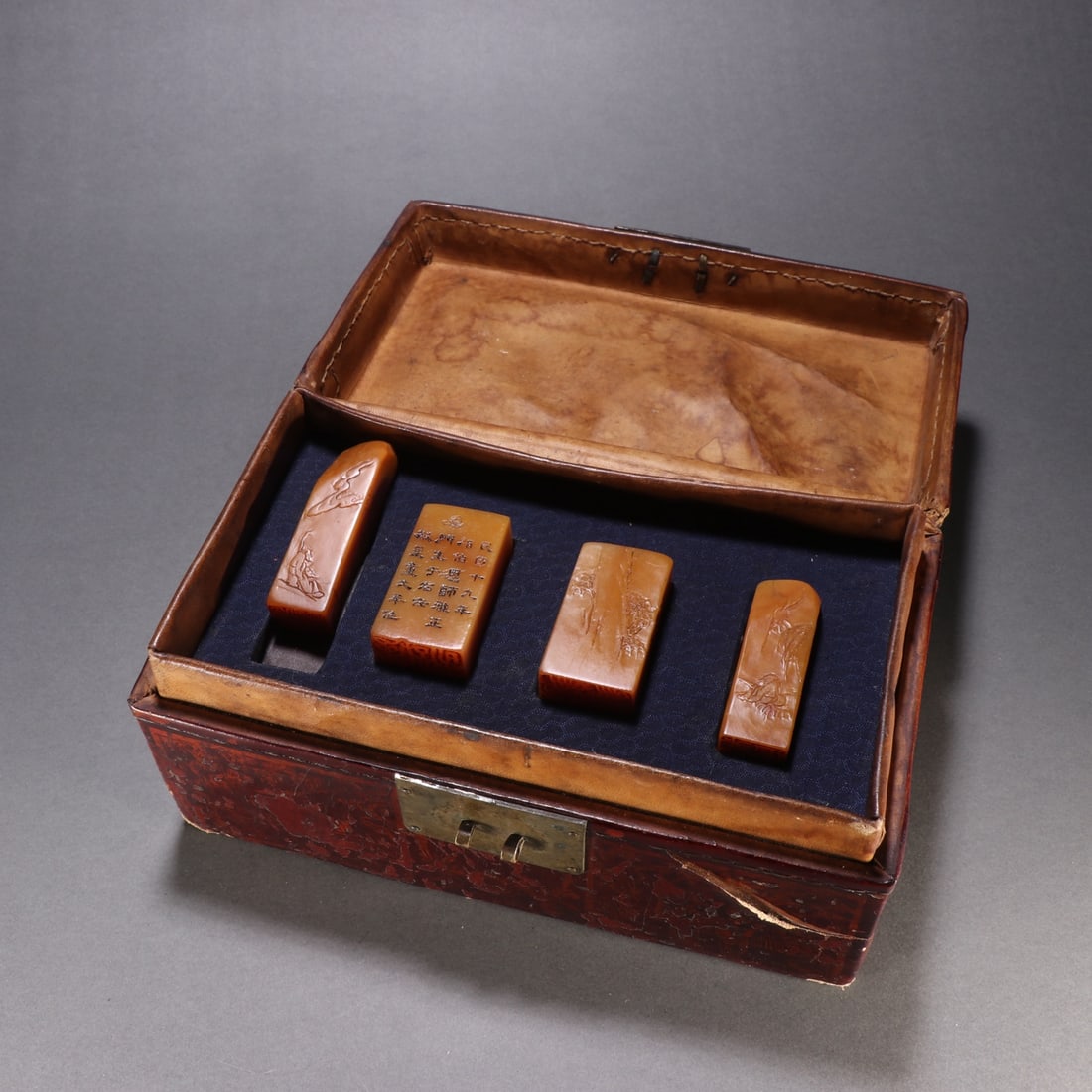 A set of 18th-century Tianhuang stone seals (1 of 5)