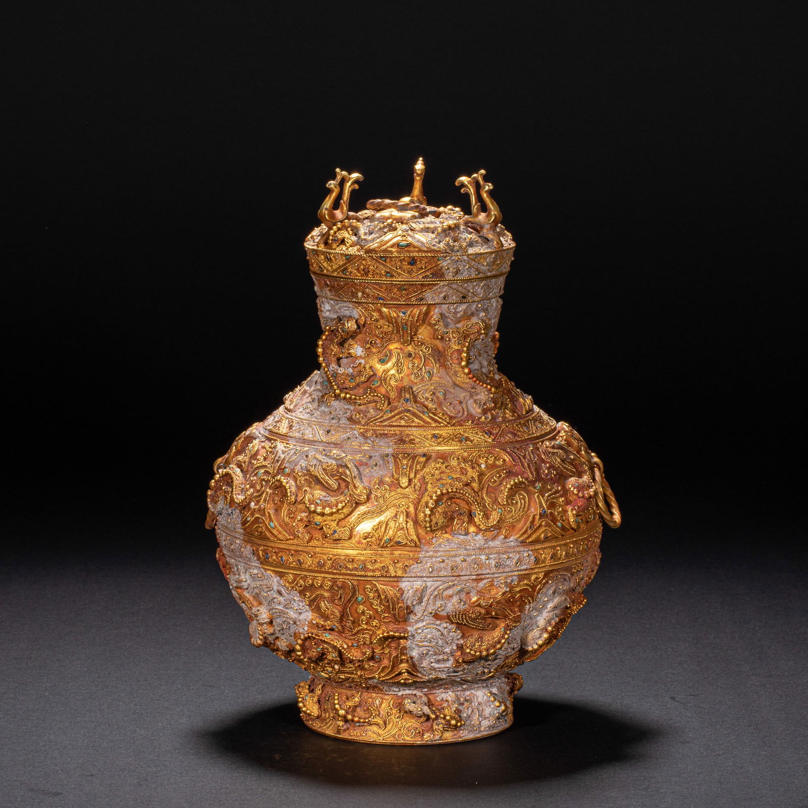 A 3th-century gold bottle with pearls (1 of 9)