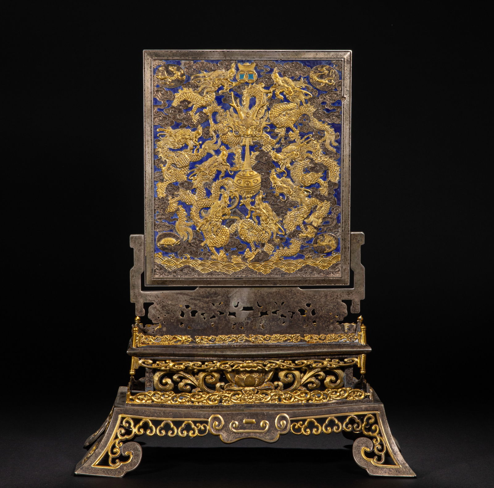 A silver-gilded screen with lapis lazuli inlaid in the 18th century: Height?47cm, width?38cm
